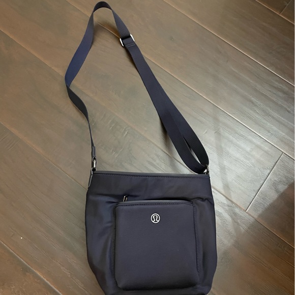 lululemon athletica Bags Lululemon Crossbody Bucket Bag Poshmark